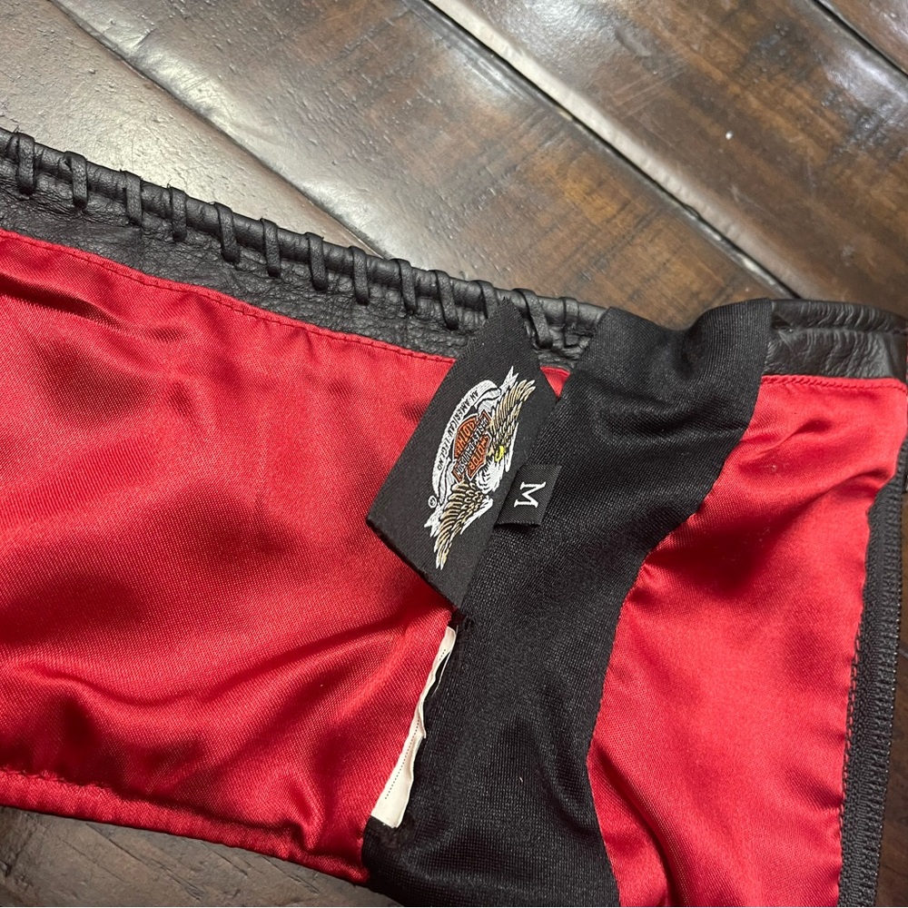 Harley-Davidson leather Halterfringe Black and Red Graphic Crop Top - Picture 6 of 16